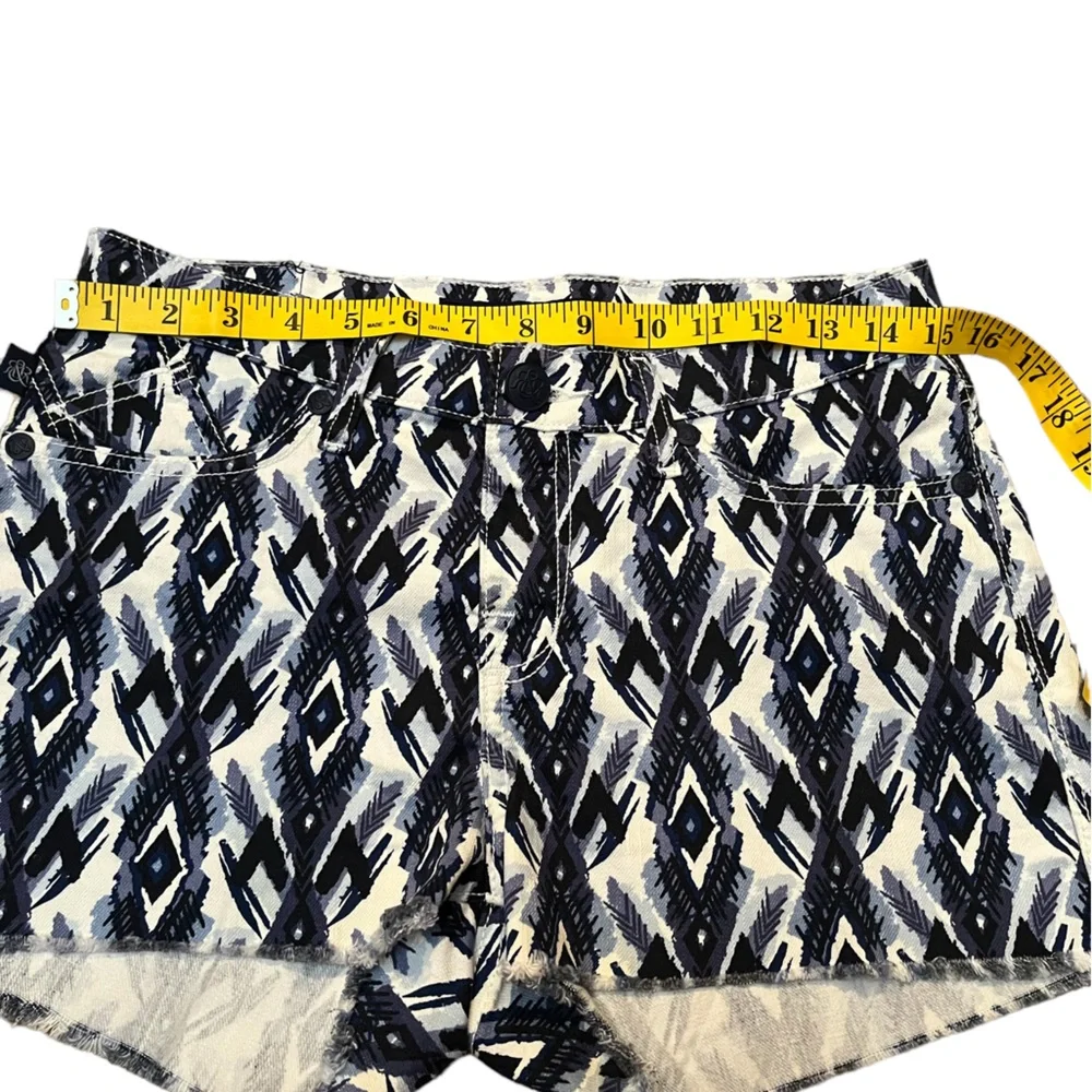 Rock & Republic Lolita shorts women's size 6 - Picture 3 of 9